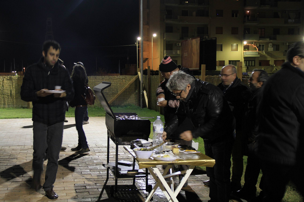 Tra scuola e mare: degustazione di pesce azzurro presso Al Bab
